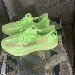Never worn Yeezy 350 “yeezreel non-reflective”
